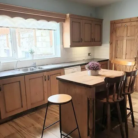 Casa vacanze Balla Mhic, Carolina, Buncrana By Wild Atlantic Wanderer *
